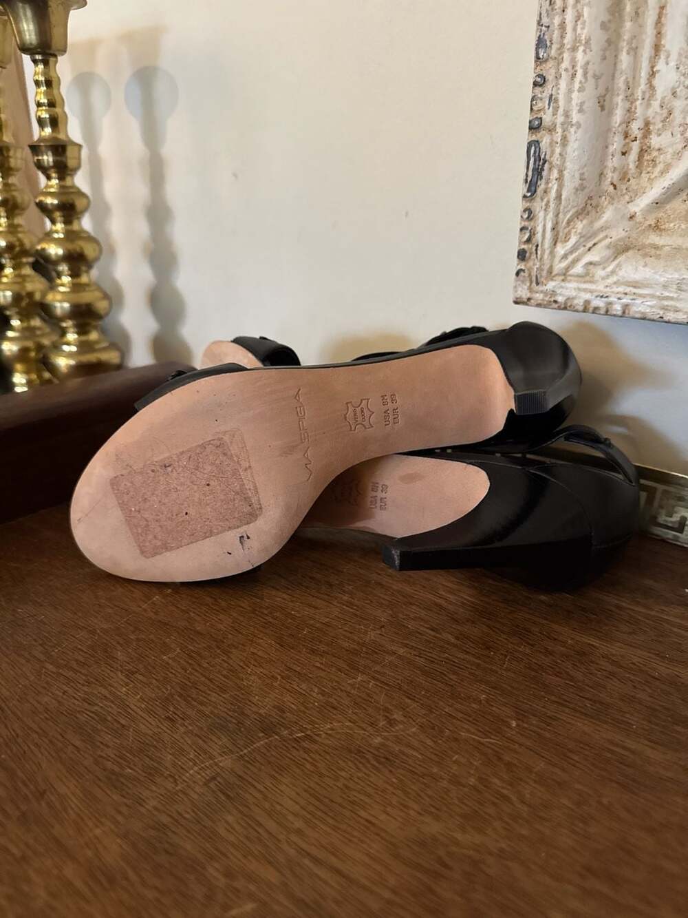 Via Spiga Black Leather T-Strap Heeled Sandals with Buckle Detail - Picture 10 of 11